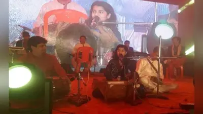 राइजिंग स्टार की उपविजेता मैथिली ठाकुर के गीतों पर मंत्रमुग्ध हुए श्रोता