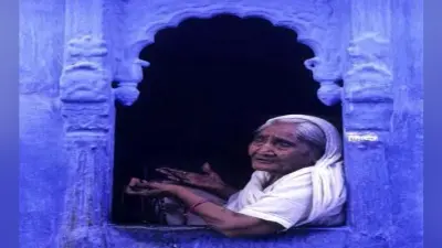 अपने ही घर में दो महीने से कैद थीं बुजुर्ग महिलाएं, पुलिस ने नौकरों के चंगुल से ऐसे छुड़ाया…