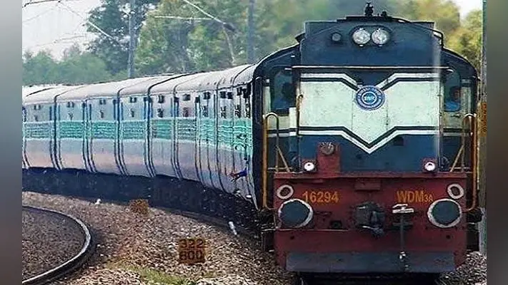 अयोध्या फैसला : हाइ अलर्ट पर रेलवे, यात्रियों की सुरक्षा के लिए ट्रेनों और स्टेशनों पर होती रही जांच