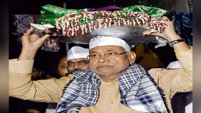 चादरपोशी कर सीएम ने मांगी अमन की दुआ