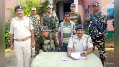 फरार हार्डकोर नक्सली शंकर तुरी को एसएसबी और बिहार पुलिस ने संयुक्त छापेमारी में पड़रिया से किया गिरफ्तार