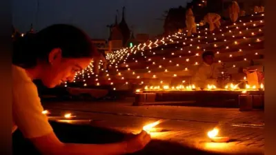 बंगाल में भी धूमधाम से मनी देव दीपावली