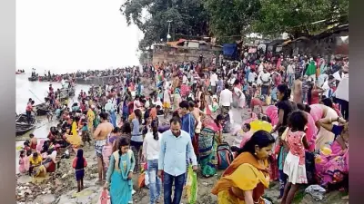 पटना : कार्तिक पूर्णिमा पर लाखों श्रद्धालुओं ने किया गंगा स्नान