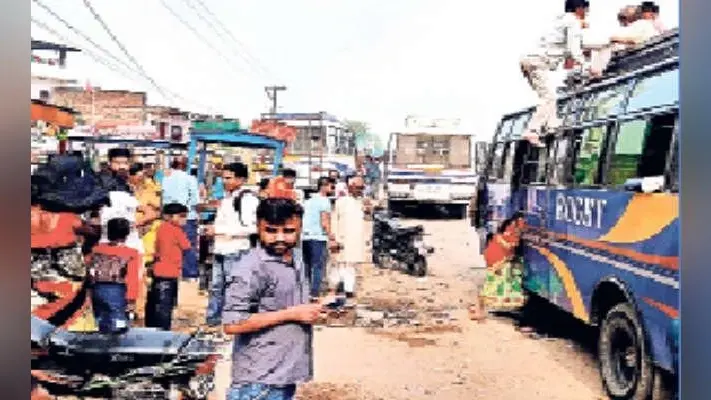 नियम विरुद्ध चलनेवाले वाहनों पर हो कार्रवाई