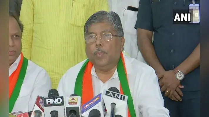 महाराष्ट्र भाजपा अध्यक्ष का दावा- हमारे साथ 119 विधायक, जल्दी ही सरकार बनायेंगे