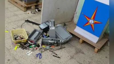 सिमडेगा समाहरणालय के अंदर BOI की शाखा में चोरों ने की तोड़फोड़, ATM तोड़कर रुपये चुराने की कोशिश