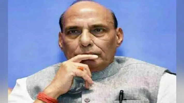 रक्षा मंत्री ने सियाचिन में सेना के जवानों और उनके कुलियों की मौत पर शोक जताया