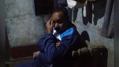 लड़की से मिलने पहुंचे आशिक मिजाज दारोगा को ग्रामीणों ने पहले बनाया बंधक और उसके बाद…