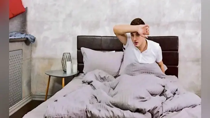 क्यों आता है रात में सोते वक्त पसीना, जानें…