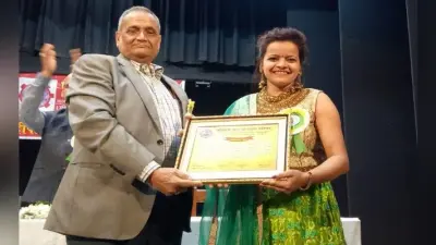 लोक गायिका चंदन तिवारी को मिला भोजपुरी कोकिला सम्मान