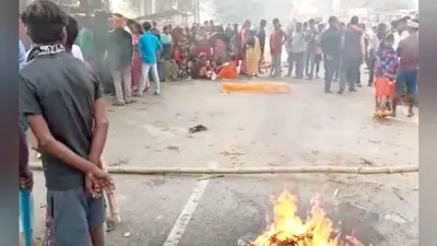 बिहटा के होटल में फांसी के फंदे से लटका मिला बच्चे का शव, आक्रोशित लोगों ने सड़क जाम कर की आगजनी