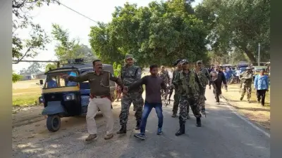 साप्ताहिक हाट में हथियार के बल पर व्यापारियों की लूट, साहसी युवकों ने एक अपराधी को धर दबोचा और फिर…