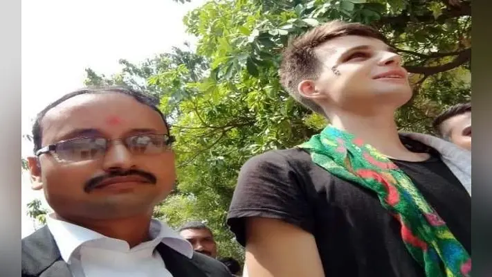 विदेशी पर्यटक के साथ मारपीट व लूटपाट करने के मामले में 4 लोगों को दस साल की सजा