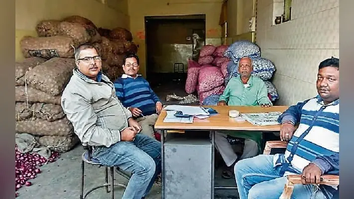 रांची : सात थोक प्याज बिक्रताओं के स्टॉक की जांच