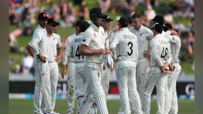 NZ vs ENG 2nd Test: न्यूजीलैंड के 375 रन के बाद इंग्लैंड को लगे शुरुआती झटके