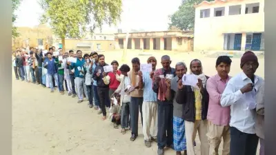भवनाथपुर विस क्षेत्र : मतदानकर्मियों की लापरवाही से कई जगह विलंब से शुरू हुआ मतदान