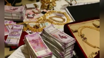 पटना : पॉकेटमार से 20 लाख रुपये के गहने व छह लाख कैश बरामद