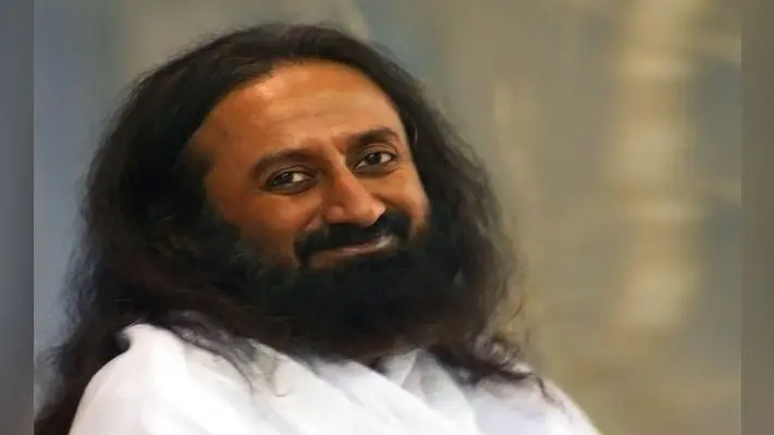 कोलकाता : अयोध्या फैसले पर पुनर्विचार की मांग करना दोहरा मानदंड : श्री श्री रविशंकर