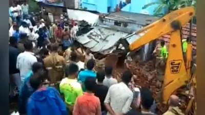तमिलनाडु: भारी बारिश की वजह से ढही दीवार, 4 महिलाओं समेत 15 लोगों की दबकर मौत