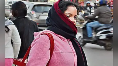 बढ़ी ठंड : पहाड़ों पर बर्फबारी का असर, ठंड से कांप रहे हैं झारखंड के लोग