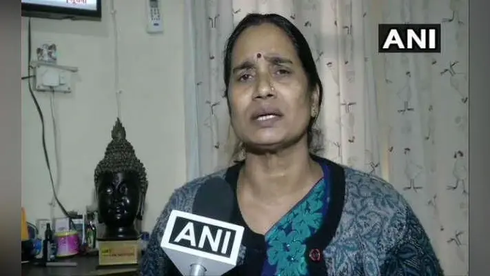 हैदराबाद गैंगरेपः चारों आरोपियों के एनकाउंटर पर बोलीं निर्भया की मां- पुलिस ने किया बड़ा काम