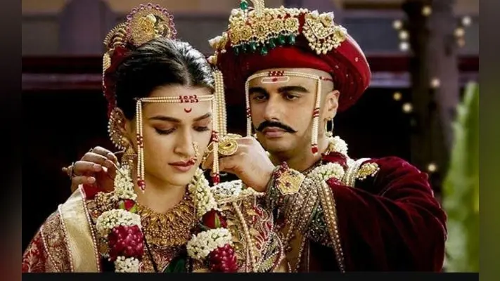 Film Review: फिल्म देखने से पहले जानें कैसी है फिल्म ”पानीपत”