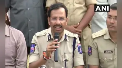 हैदराबाद एनकाउंटर : DCP ने कहा- आरोपियों ने हथियार छीनकर गोली चलायी, पुलिस ने की जवाबी कार्रवाई