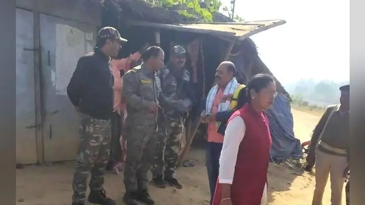 झारखंड विधानसभा चुनाव : घाटशिला में पैसे बांट रहे थे आजसू नेता, पुलिस ने 3 लोगों को लिया हिरासत में
