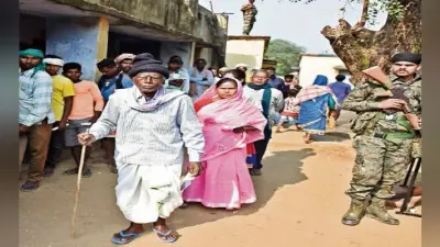 तमाड़ : नक्सल प्रभावित अड़की में विकास के नाम पर हुई वोटिंग