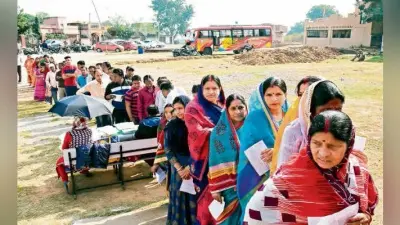 लगी लंबी कतारें, पर मतदान रहा सामान्य