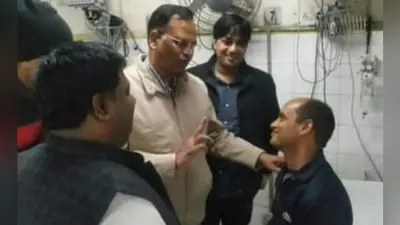 दिल्ली अग्निकांड : रांची के राजेश शुक्ला ने बचायी 11 लोगों की जान, मंत्री ने बताया असली हीरो