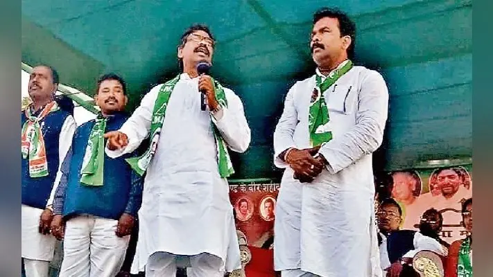 झारखंड विधानसभा चुनाव 2019 : हेमंत ने की रामप्रकाश भाई के समर्थन में सभा, बोले- डबल इंजन सरकार ने झारखंड को ठगा