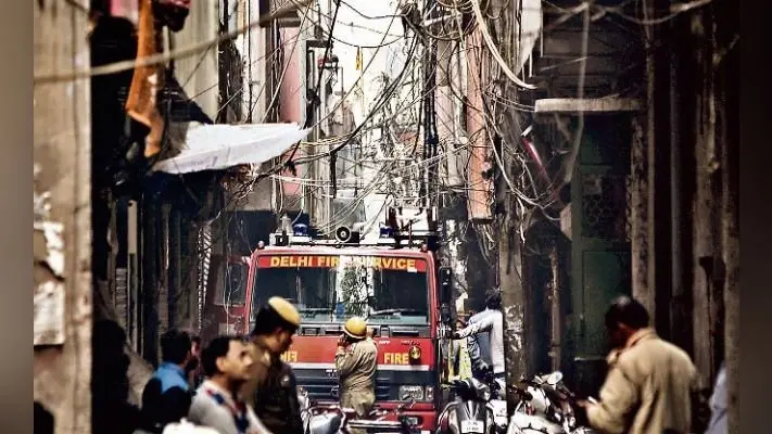 दिल्ली के अनाज मंडी क्षेत्र में अगलगी : रांची के राजेश की जांबाजी, जान पर खेलकर 11 लोगों को बचाया