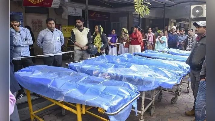 Delhi Fire : बिहार के मृतकों के शव को घर ले जाने को लेकर रिश्तेदार उलझन में