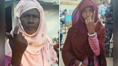 सिसई : घर में कुरानखानी चल रही थी, आंखों में आंसू लिए जिलानी की मां व पत्नी पहुंचे वोट देने