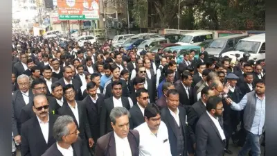 वकील रामप्रवेश सिंह की हत्या के विरोध में बार एसोसिएशन ने किया प्रदर्शन, कामकाज ठप