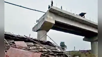 रांची : ढलाई के दौरान पुल की सेंटरिंग गिरी, तीन मजदूर घायल