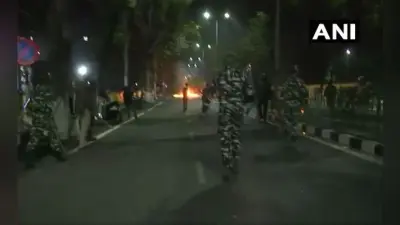 असम : CAB के खिलाफ हिंसक प्रदर्शन कर रहे लोगों पर पुलिस ने चलाई गोली, कई घायल