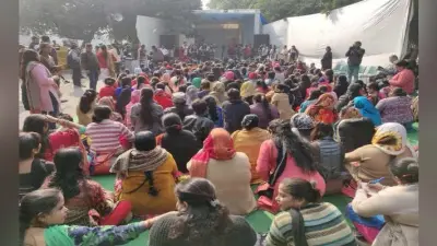 बलात्कारियों को फांसी देने की मांग को लेकर दिल्ली महिला आयोग का मार्च