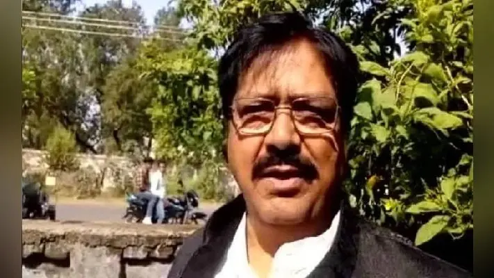 पहले नागिन डांस और अब नेता जी ने दी धमकी, अंगुली उठी तो हाथ काट लिया जायेगा…