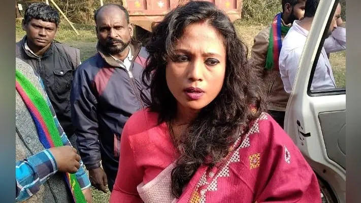चुनाव से पहले AJSU पार्टी की महिला उम्मीदवार डॉ स्टेफी टेरेसा मुर्मू के साथ पीए ने की मारपीट, VIDEO