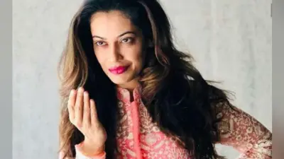 गांधी-नेहरु परिवार के खिलाफ आपत्तिजनक पोस्ट डालने पर बॉलीवुड अभिनेत्री गिरफ्तार