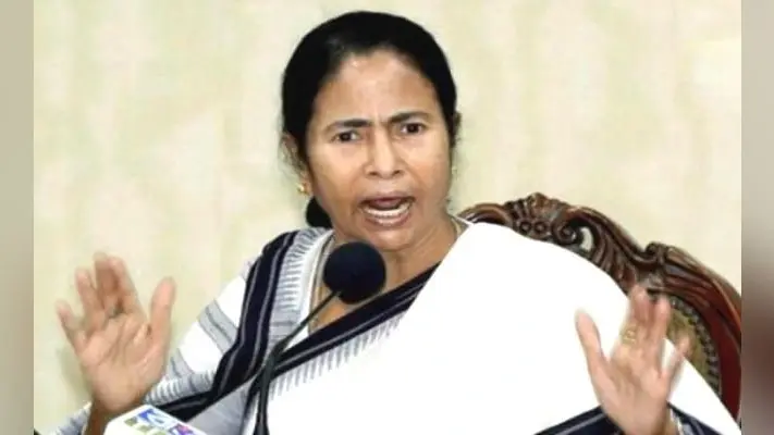 बंगाल में अब ‘रेड जोन’ पर भी टकराव, राज्य सरकार ने केंद्र पर लगाया आरोप तो भाजपा ने ममता पर साधा निशाना