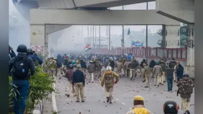 CAA का विरोध : दिल्ली के सीलमपुर में पुलिस पर पथराव, पांच मेट्रो स्टेशन बंद