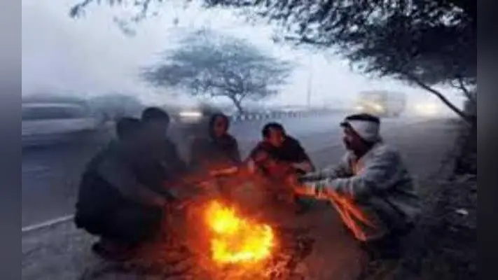 ना ही अलाव की व्यस्था ना कंबल का वितरण, ठंड में गरीबों का बुरा हाल