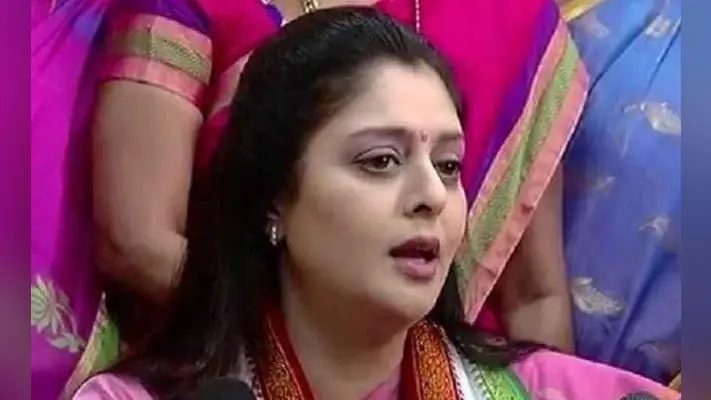 बीसीसीआइ अध्यक्ष सौरभ गांगुली को अभिनेत्री नगमा की सलाह : बेटी सना को मत रोको