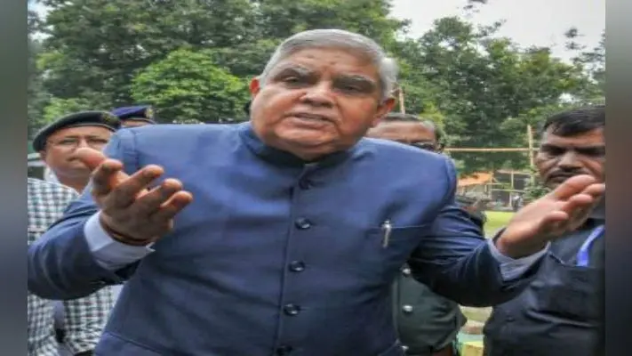 राज्यपाल को जेयू में छात्रों ने दिखाये काले झंडे