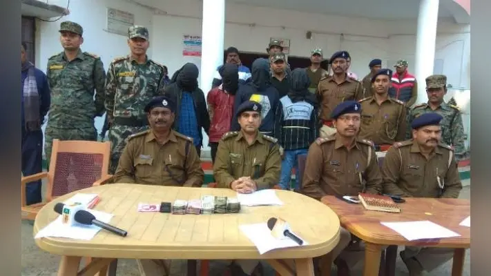 बच्चे को अगवा कर फिरौती मांगने वाले अपराधियों को पुलिस ने धर दबोचा, पैसे व बाइक बरामद