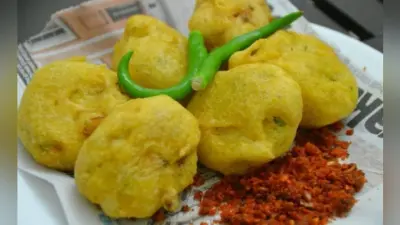 100 रसोइयों ने 25,000 ‘बटाटा वड़ा” बनाकर वर्ल्ड रिकॉर्ड बनाने की कोशिश की