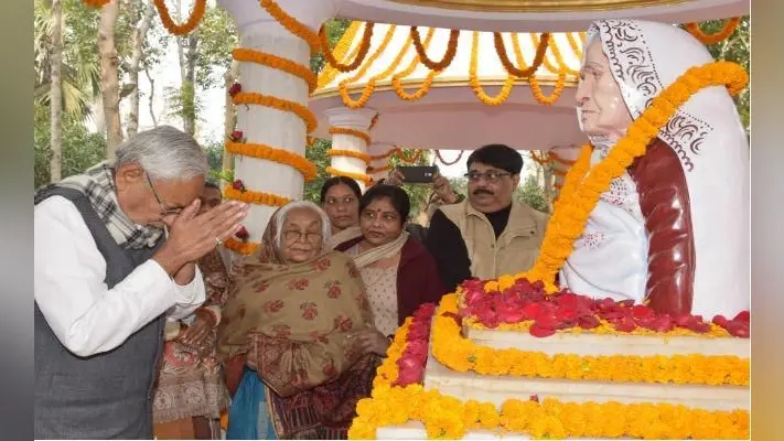CM नीतीश ने माता परमेश्वरी देवी की पुण्यतिथि पर अर्पित की भावभीनी श्रद्धांजलि
